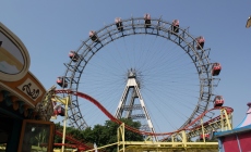 Blick vom Wiener Prater auf das Riesenrad